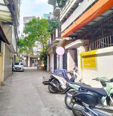 Bán nhà 2 mặt phố Nguyễn Khang - Hoa Bằng, quận Cầu Giấy