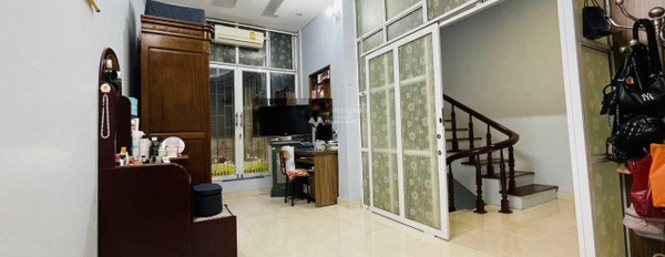Bán nhà nằm trên Nam Đồng, Hà Nội bán ngay với giá thương mại từ 6.95 tỷ có diện tích 42m2 ngôi nhà có tất cả 3 phòng ngủ-02