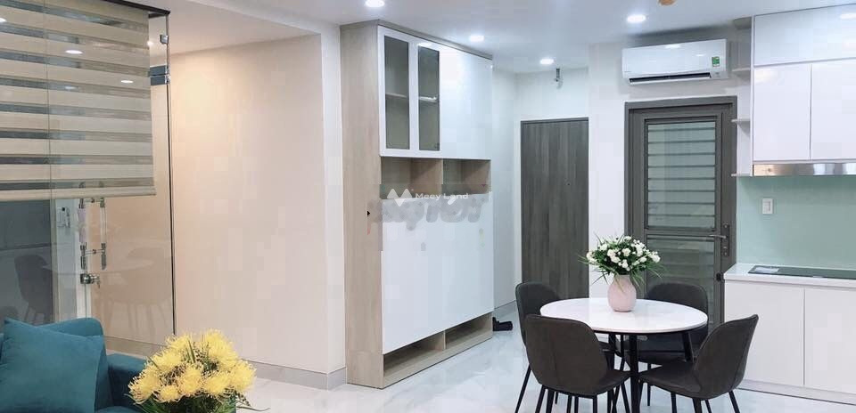Căn hộ 2 phòng ngủ, cho thuê căn hộ vị trí đặt tọa lạc trên Quận 7, Hồ Chí Minh, trong căn hộ nhìn chung bao gồm 2 PN, 1 WC nội thất sang trọng