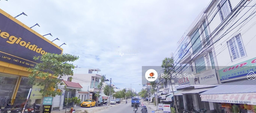 Hướng Đông - Nam, bán nhà có diện tích rộng 1351m2 vị trí đẹp nằm ở Vân Đồn, Khánh Hòa giá bán bất ngờ từ 135.1 tỷ