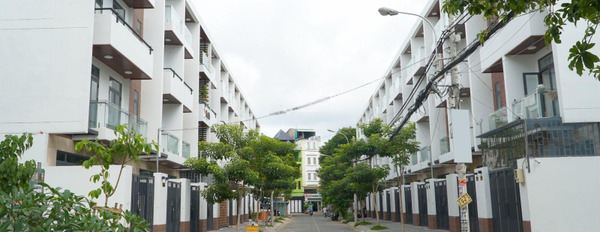 Nhà gồm 4 phòng ngủ bán nhà bán ngay với giá cực rẻ 10.2 tỷ diện tích khoảng 80m2 vị trí thuận lợi tọa lạc tại Đường Số 25, Hồ Chí Minh-03