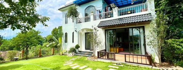 Căn nhà bao gồm 4 PN, bán biệt thự có diện tích thực 1000m2 giá bán cực mềm 8 tỷ vị trí tại Lương Sơn, Hòa Bình, mặt lộ ngang 12 mét-02