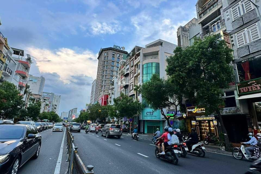 Bán nhà vị trí thích hợp Phan Đăng Lưu, Phú Nhuận bán ngay với giá giao động từ 68 tỷ có diện tích chung 176m2 căn nhà có tổng 12 phòng ngủ-01