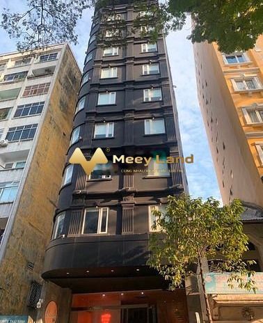 Bán ngay với giá cực sốc chỉ 135 tỷ bán nhà có dt gồm 452 m2 vị trí thuận lợi ở Đường Nguyễn Thị Diệu, Quận 3 trong căn này có tổng 54 phòng ngủ 54 WC...