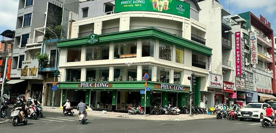 Nằm tại Quận 3, Hồ Chí Minh bán nhà bán ngay với giá rẻ từ 128 tỷ diện tích chuẩn 216m2 hỗ trợ mọi thủ tục miễn phí, giá mùa dịch