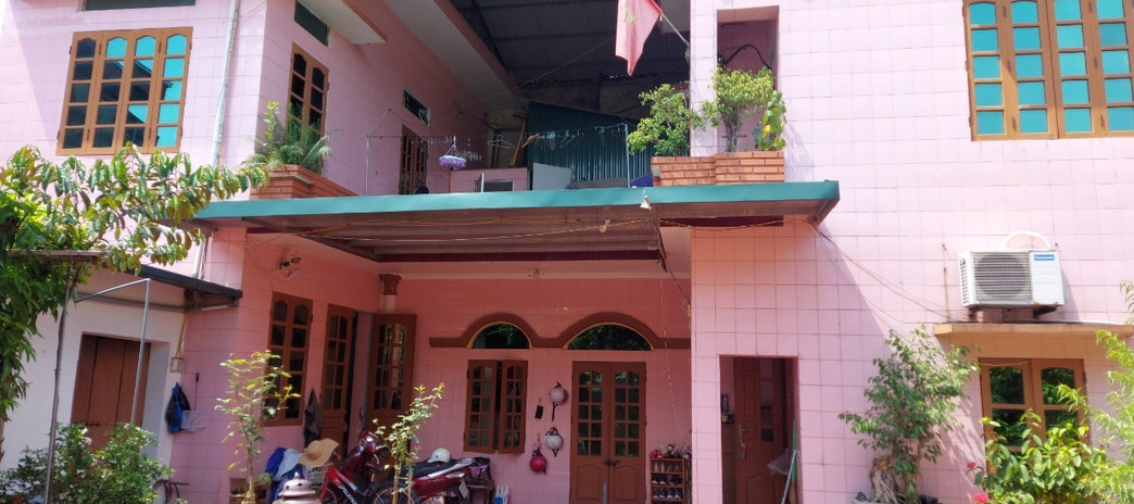 Bán nhà tại đường Nguyễn Thị Duệ, Hải Dương. Diện tích 239,4m2, giá 4,065 tỷ