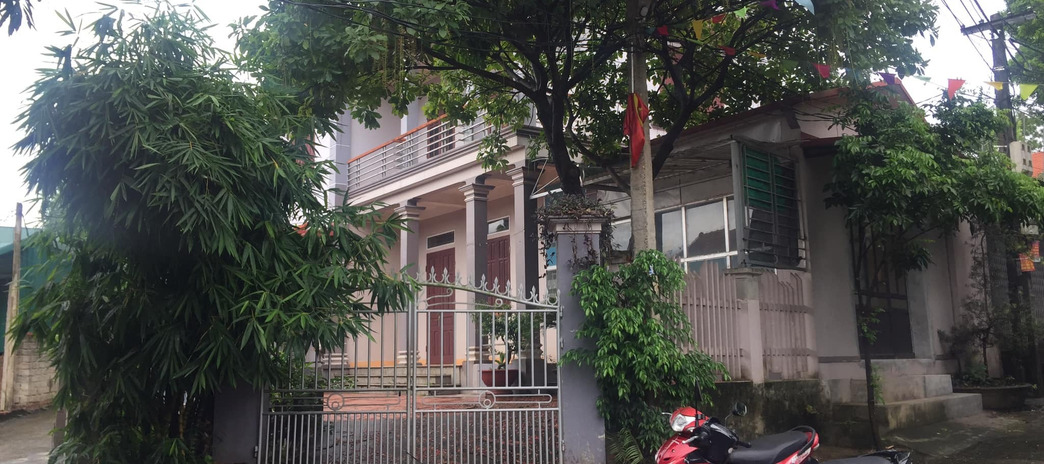 Bán nhà 2 tầng tại Thuỵ Vân nhà đẹp 2 mặt tiền đường to 3 ô tô đi vừa