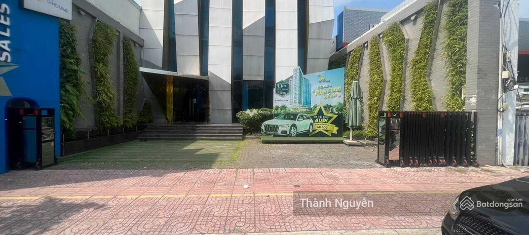 Nhà 9 phòng ngủ bán nhà bán ngay với giá đặc biệt từ 150 tỷ có diện tích chính 675m2 vị trí thuận lợi tọa lạc gần Kinh Dương Vương, Hồ Chí Minh