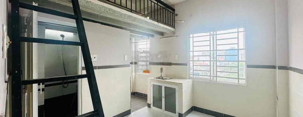 Trống lại Duplex có cửa sổ thoáng ngay cầu An Lộc - Nguyễn Oanh -02