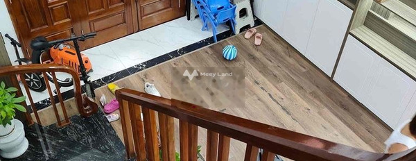 Có diện tích chung 40m2 bán nhà mặt tiền nằm ngay Giáp Nhị, Hà Nội tổng quan gồm có tất cả 5 phòng ngủ 3 WC khách có thiện chí liên hệ ngay.-02