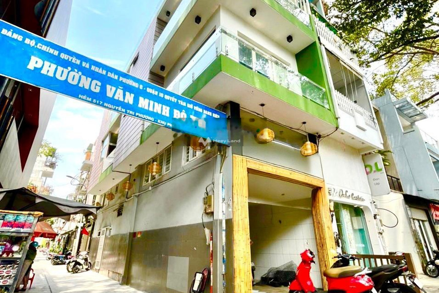 Cho thuê nhà có diện tích sàn 64m2 vị trí đặt ở trong Quận 10, Hồ Chí Minh thuê ngay với giá cạnh tranh 60 triệu/tháng, 4 WC-01