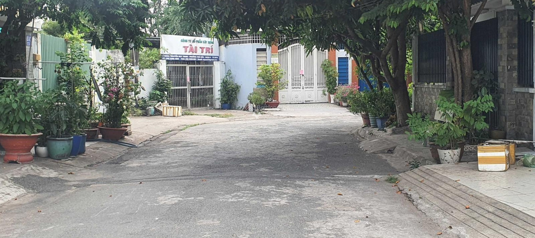 Bán nhà ở có diện tích chung 177m2 bán ngay với giá tốt nhất 11 tỷ vị trí đặt ngay Nguyễn Duy Trinh, Quận 9