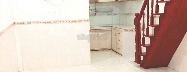 Vị trí đặt gần Thành Thái, Hồ Chí Minh cho thuê nhà giá nhỉnh 10 triệu/tháng, trong nhà tổng quan có 2 PN, 3 WC-03