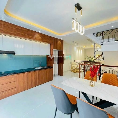 Có diện tích tiêu chuẩn 240m2, cho thuê nhà ở vị trí đặt tại trung tâm Tân Bình, Hồ Chí Minh, trong ngôi nhà này 5 PN, 5 WC lh thương lượng thêm-01
