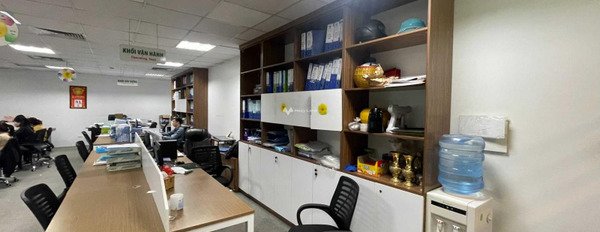Cho thuê sàn văn phòng vị trí thuận lợi ngay Khúc Thừa Dụ, Dịch Vọng. Diện tích 130m2-02