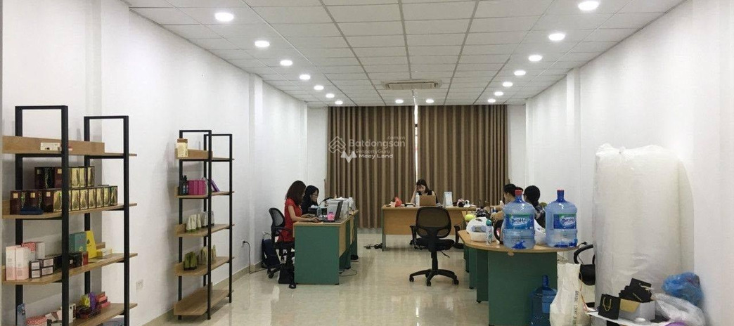 Cho thuê sàn văn phòng giá 14 triệu/tháng, diện tích 90m2 mặt tiền tọa lạc ngay trên Nguyễn Văn Tuyết, Đống Đa