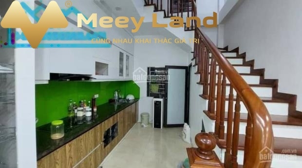 Vị trí tiện lợi ngay tại Phường Yên Sở, Quận Hoàng Mai bán nhà giá rẻ 3.7 tỷ tổng quan trong căn nhà gồm 4 phòng ngủ