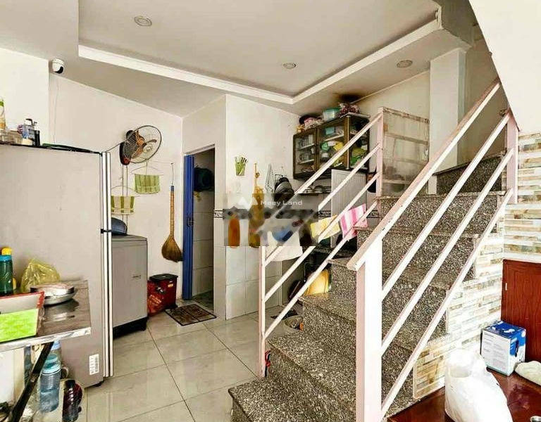 Nhà 2 PN, cho thuê nhà, thuê ngay với giá tốt 6 triệu/tháng có diện tích tổng là 28m2 trong Quận 8, Hồ Chí Minh-01