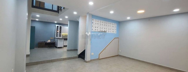 Hướng Đông, cho thuê chung cư vị trí đặt ngay ở Nguyễn Văn Đậu, Bình Thạnh, căn hộ này gồm có 2 PN, 2 WC không tiếp trung gian-03