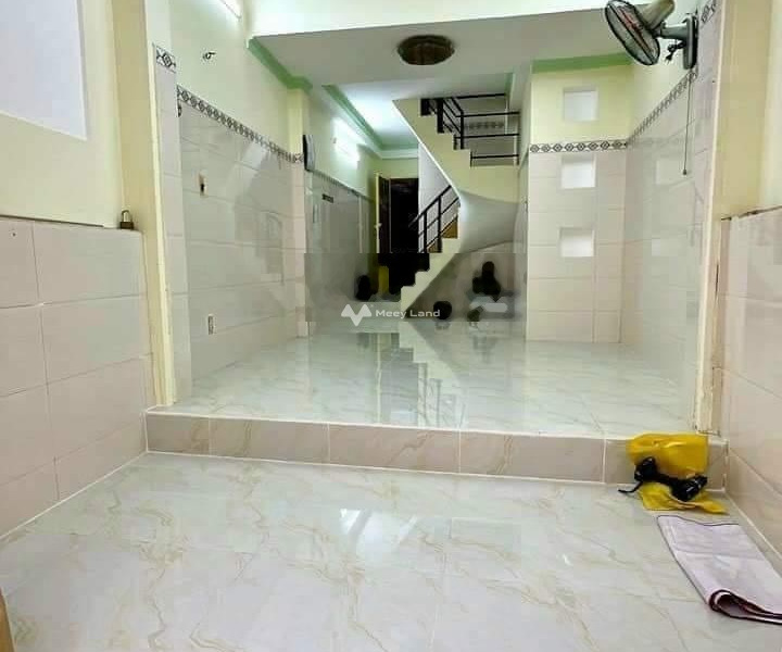 Bán nhà có diện tích chung 52m2 vị trí mặt tiền nằm tại Phường 2, Quận 4 ngôi nhà này có 4 PN 4 WC liên hệ trực tiếp để được tư vấn-01