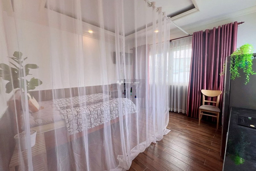 Căn hộ 1 PN, cho thuê căn hộ tọa lạc gần Bình Thạnh, Hồ Chí Minh, trong căn hộ bao gồm 1 phòng ngủ, 1 WC liên hệ trực tiếp để được tư vấn-01