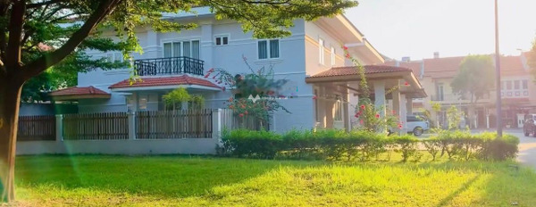 Ngôi nhà bao gồm 4 phòng ngủ, bán biệt thự với diện tích tiêu chuẩn 470m2 bán ngay với giá hạt dẻ chỉ 17 tỷ nằm trên An Phú, Thuận An, hướng Nam-02