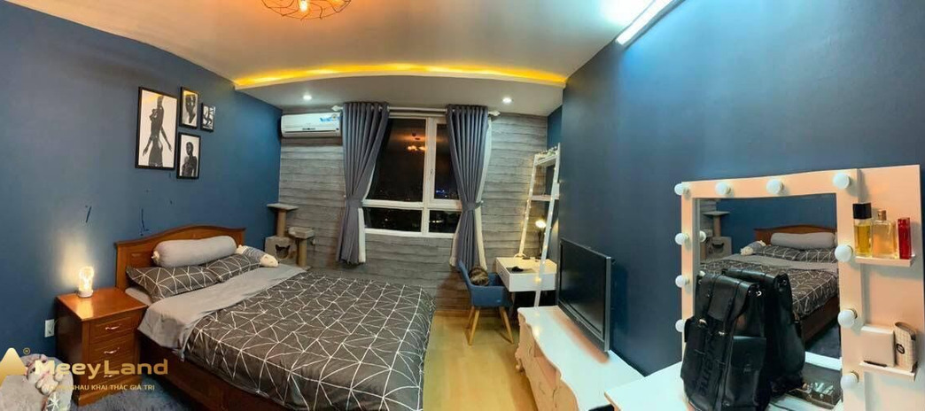 Cần cho thuê gấp căn hộ chung cư đường Võ Văn Kiệt, quận 1, diện tích 86m2, 3 phòng ngủ