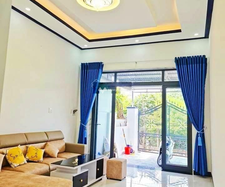 Vị trí đẹp nằm tại Cam Lộc, Cam Ranh bán nhà bán ngay với giá khuyến mãi 2.25 tỷ trong nhà này bao gồm 3 PN-01