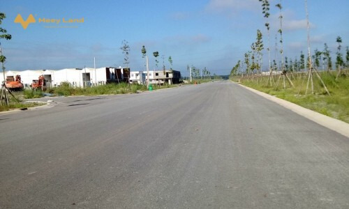 Bán gấp lô đất 2 mặt tiền đường ngay cổng khu du lịch Đảo Yến Sơn Hà, gần trung tâm hành chính huyện Đồng Phú