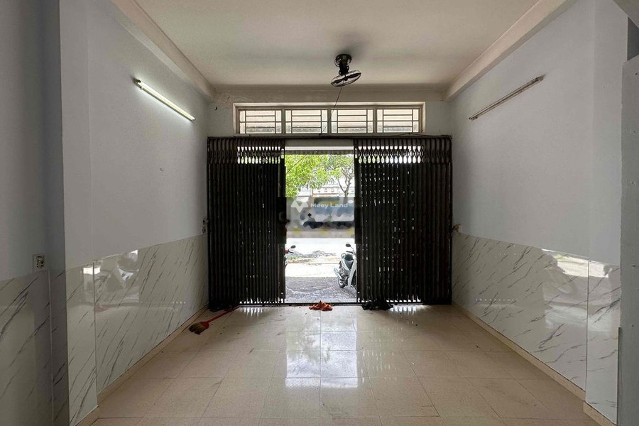 Có diện tích chuẩn 30m2, cho thuê nhà ở vị trí mặt tiền tọa lạc trên Thới An, Hồ Chí Minh, căn nhà bao gồm có 2 PN, 1 WC còn chần chờ gì nữa-01