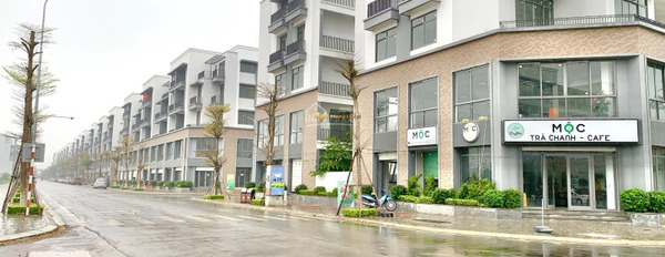 Cần tiền gấp nên bán liền kề vị trí đẹp nằm ở Phường Hùng Vương, Phúc Yên với dt chuẩn 100 m2 không lo ngập nước-03
