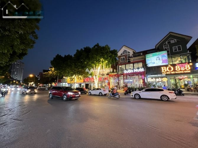Căn nhà gồm 6 PN, bán biệt thự, bán ngay với giá cực êm chỉ 60 tỷ diện tích thực tế 155m2 vị trí thuận lợi nằm tại Nguyễn Văn Lộc, Hà Nội-01
