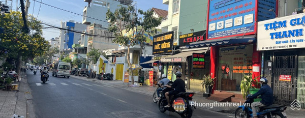 Nhà gồm 3 PN bán nhà bán ngay với giá bàn giao 35 tỷ diện tích chuẩn 240m2 vị trí đặt gần Tân Quý, Hồ Chí Minh-02