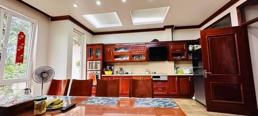 Bán nhà Nguyễn Văn Huyên, nhà phân lô, ô tô đỗ cửa, 70m2