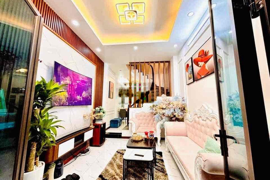 Bán nhà mặt tiền tọa lạc tại Trương Định, Trương Định bán ngay với giá đề cử chỉ 5.05 tỷ có diện tích chung là 33m2 ngôi nhà này gồm 4 phòng ngủ-01