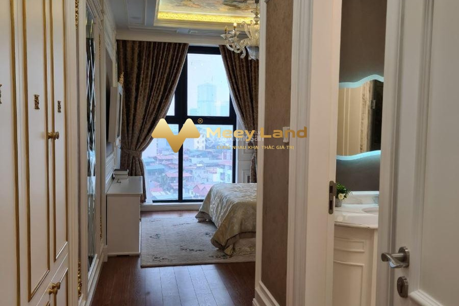 Ngôi căn hộ gồm có 3 phòng ngủ, bán chung cư vị trí đẹp tọa lạc gần Huỳnh Thúc Kháng, Láng Thượng, tổng quan căn hộ này có 3 phòng ngủ, 2 WC hỗ trợ ph...-01