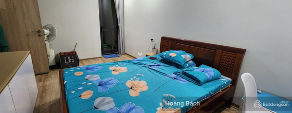 Căn hộ này có tổng 2 PN, cho thuê căn hộ vị trí thuận tiện Tây Hồ, Hà Nội, 2 WC khách có thiện chí liên hệ ngay-03