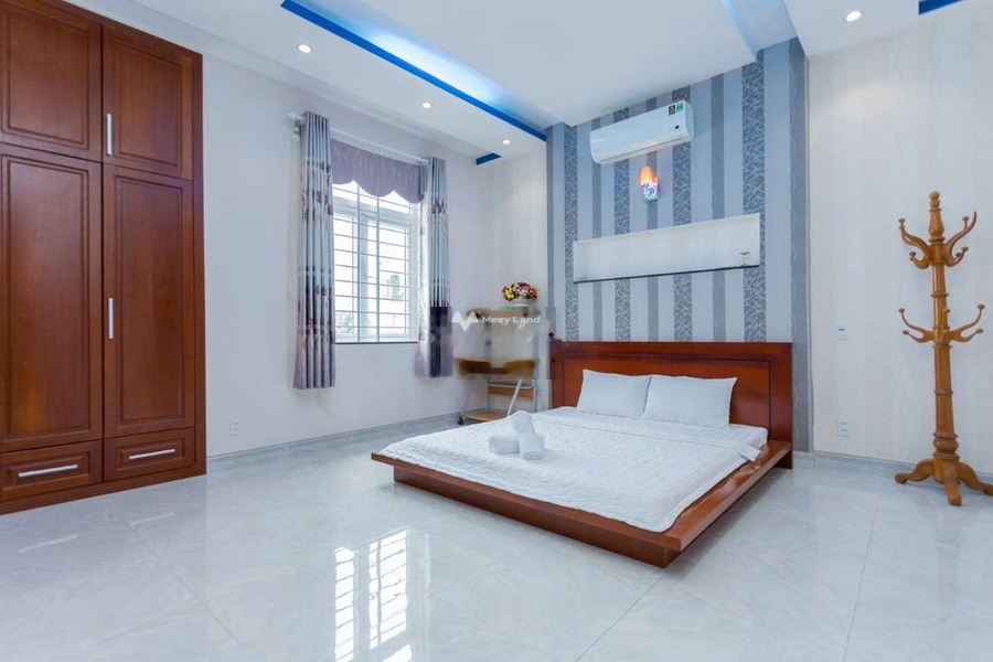 Cho thuê nhà đẹp, gồm 5 phòng ngủ, full nội thất cao cấp, gần mặt tiền Phan Chu Trinh, cách biển 500m-01