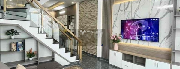 Vị trí thuận lợi tọa lạc gần Phường 10, Hồ Chí Minh bán nhà bán ngay với giá đề xuất từ 1.65 tỷ trong căn này thì có 2 PN 3 WC-03