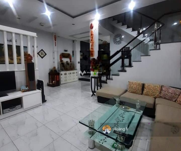 Có diện tích chính 110m2 bán nhà nằm trên Trần Mai Ninh, Tân Bình hướng Tây trong nhà có 6 PN 7 WC khách có thiện chí liên hệ ngay-01