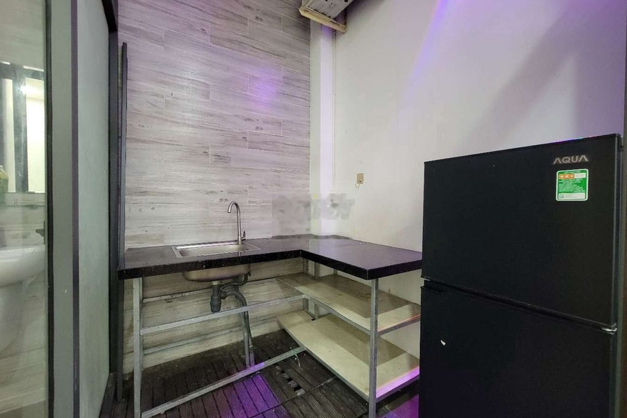 Căn hộ full nội thất - thang máy. có phòng tách bếp, có phòng ban công -01