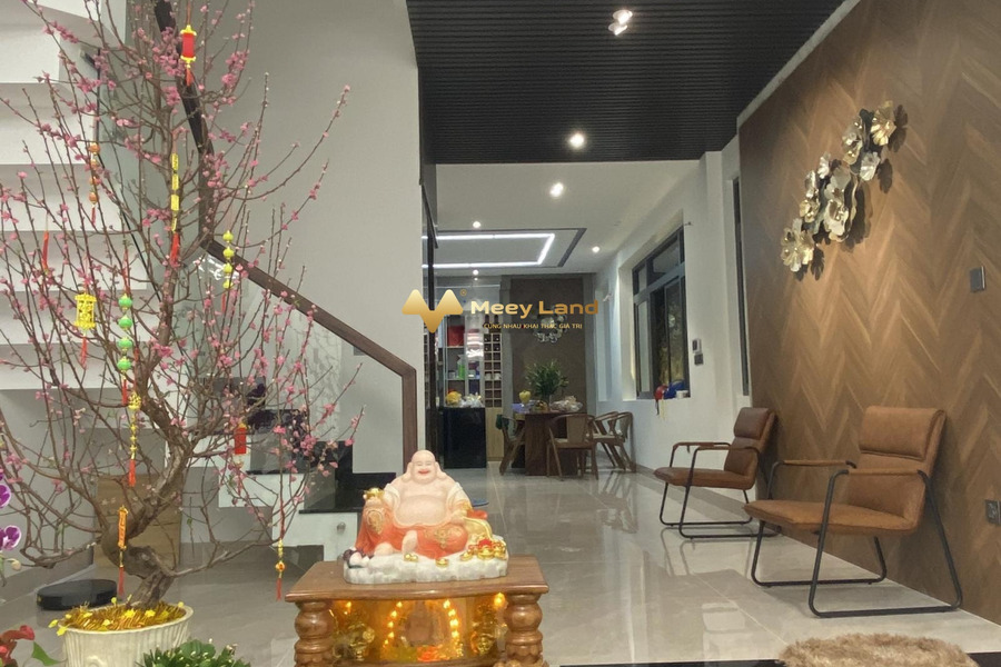 Bán nhà vị trí đẹp tại Lê Lợi, Bà Rịa-Vũng Tàu bán ngay với giá hấp dẫn 10 tỷ có diện tích rộng 103 m2 hướng Đông-Nam tổng quan ở trong ngôi nhà 5 PN-01