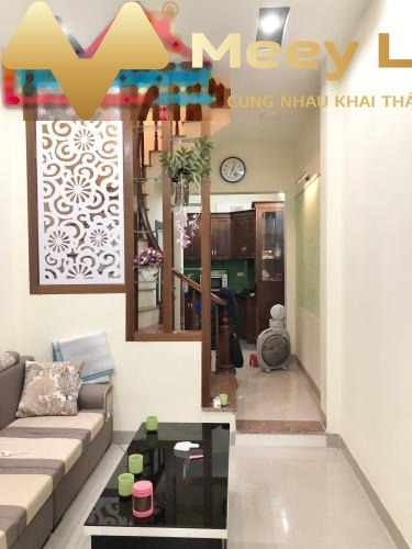 Nhà có 3 phòng ngủ bán nhà ở diện tích khoảng 35m2 vào ở luôn giá cực êm chỉ 2.35 tỷ vị trí đẹp tọa lạc gần Phường Đông Ngạc, Hà Nội, ngõ có độ 3 mét-01