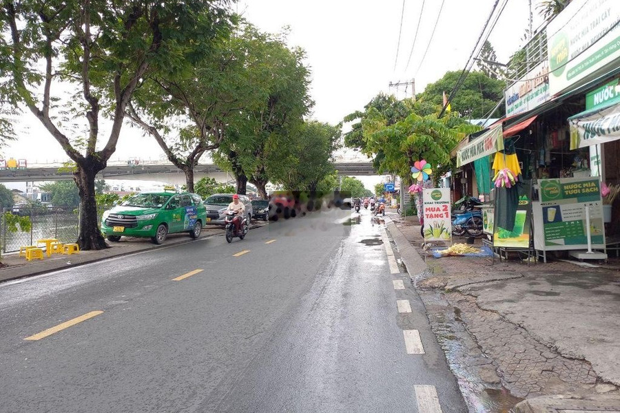 Cho thuê mặt bằng kinh doanh mt Trần Xuân Soạn giá 20tr -01