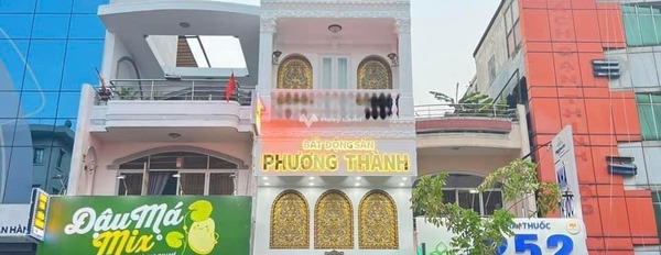 Bán nhà ở Tân Thành, Tân Phú giá bán bàn giao chỉ 13.6 tỷ diện tích rộng 132m2, hướng Đông trong nhà này thì có 22 PN-02