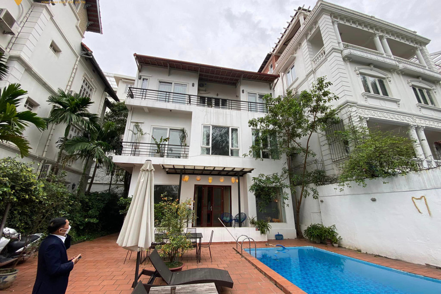 Bán biệt thự 3 tầng phố Tô Ngọc Vân, Tây Hồ, 361m2, giá đầu tư 146 triệu/m2-01