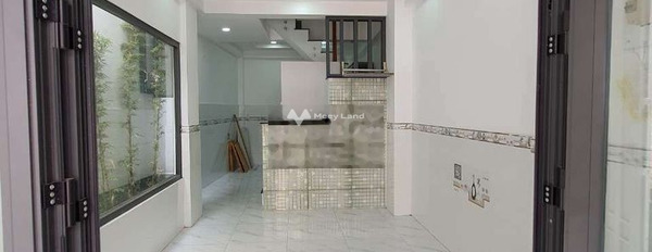 Nằm tại Bùi Minh Trực, Quận 8, bán nhà, giá nhỉnh 3.88 tỷ có diện tích chung là 28m2, tổng quan bên trong nhà 4 PN vào ở ngay-02