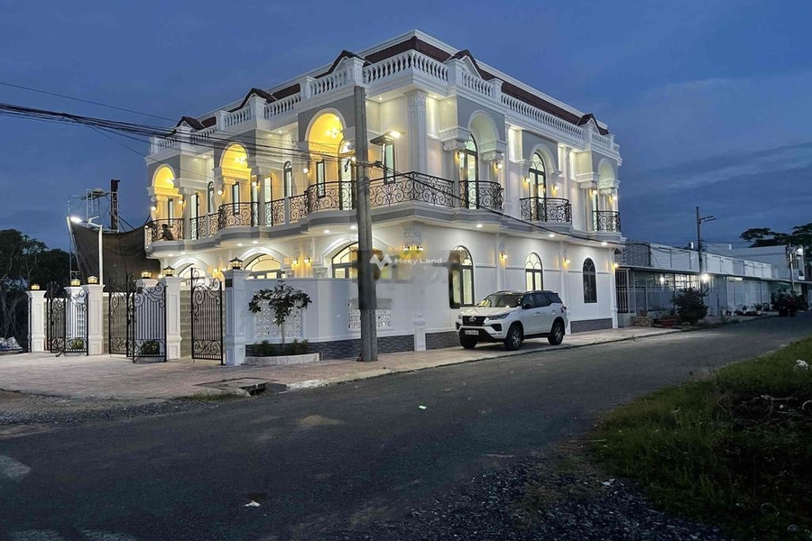 Bán nhà vị trí đẹp nằm trên Thanh Đức, Vĩnh Long giá bán 3.15 tỷ có diện tích gồm 100m2 ngôi nhà này gồm 4 PN-01