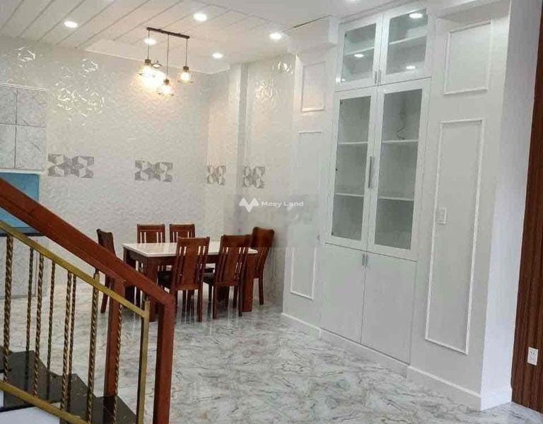 Bán nhà vị trí thuận lợi tọa lạc trên Nguyễn Thanh Tuyền, Tân Bình bán ngay với giá cực êm 2.9 tỷ có diện tích 41.9m2 trong nhà có tổng 3 phòng ngủ-01