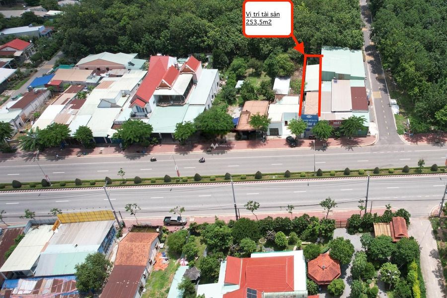 Diện tích rộng 253.5m2 bán nhà nằm ở Đường 746, Tân Thành tổng quan căn này thì có 3 PN 2 WC vào ở ngay-01